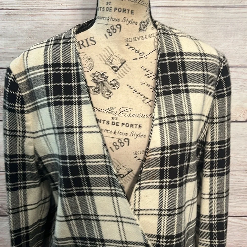 Vintage Black & White Plaid Blazer Wool Blend Collarless Made in USA Size 10